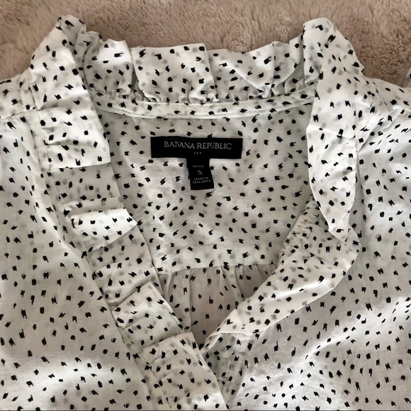 Banana Republic Sleeveless Button Down - Picture 7 of 8